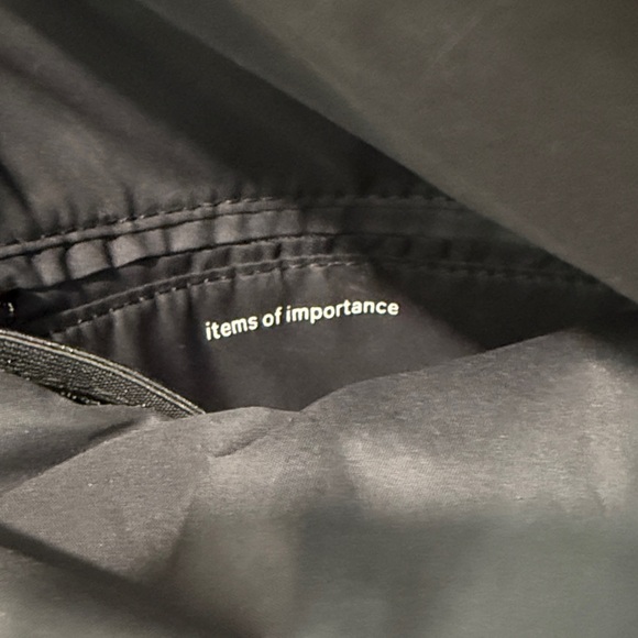 Lululemon Athletica festival Crossbody Bag - Picture 8 of 9